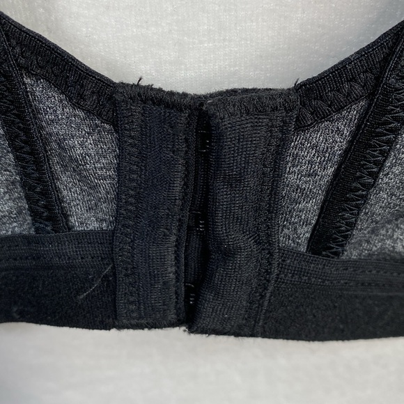 Wacoal 855229 Gray with Black Trim Sports Convertible Underwire Bra.  Size 38DD. - Picture 8 of 13